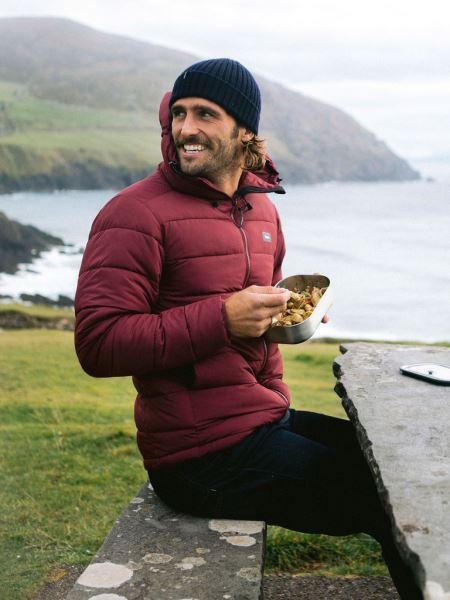 Finister Vinröd Nebulos Isolerad Mörk Jacka