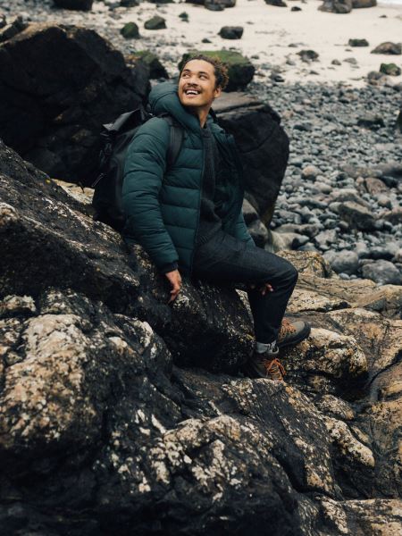 Skogsgrön Finisterre Nebulosor Isolerad Jacka