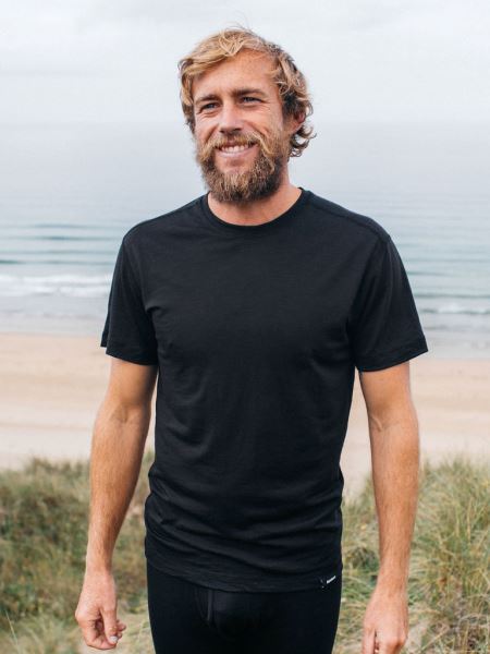 Finisterre Svart Eddy Kortärmad Merinoull Baslager T-shirt