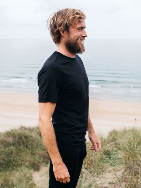 Finisterre Svart Eddy Kortärmad Merinoull Baslager T-shirt