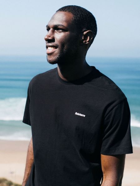 Harlyn Logotyp T-shirt Finisterre Svart