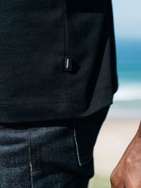 Harlyn Logotyp T-shirt Finisterre Svart