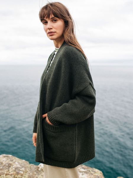 Eyre Stickad Cardigan Finisterre Mörk Oliv
