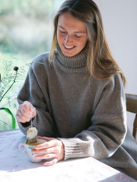 Finisterre Eyre Rullhalsstickad Tröja Mörk Havregryn