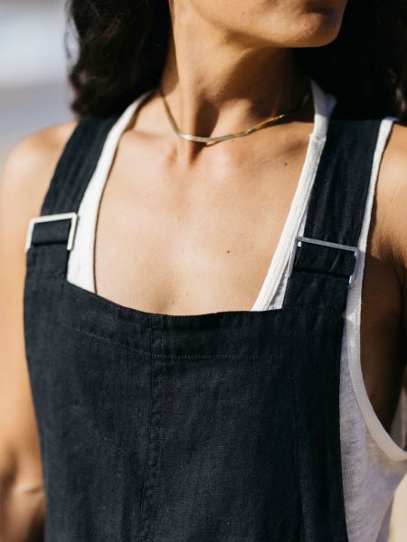 Hale Linne Playsuit Svart Finisterre Special